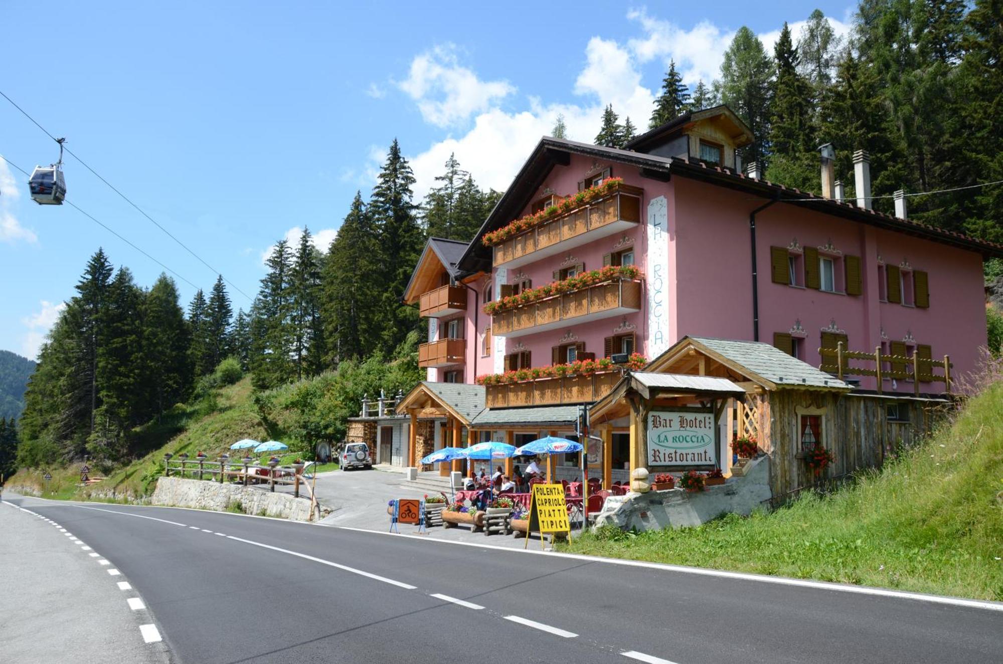 Hotel La Roccia Passo del Tonale Exterior photo