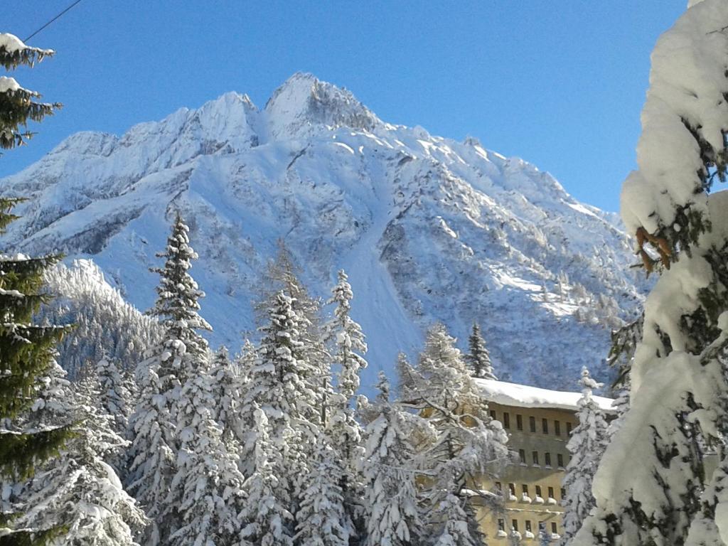 Hotel La Roccia Passo del Tonale Exterior photo
