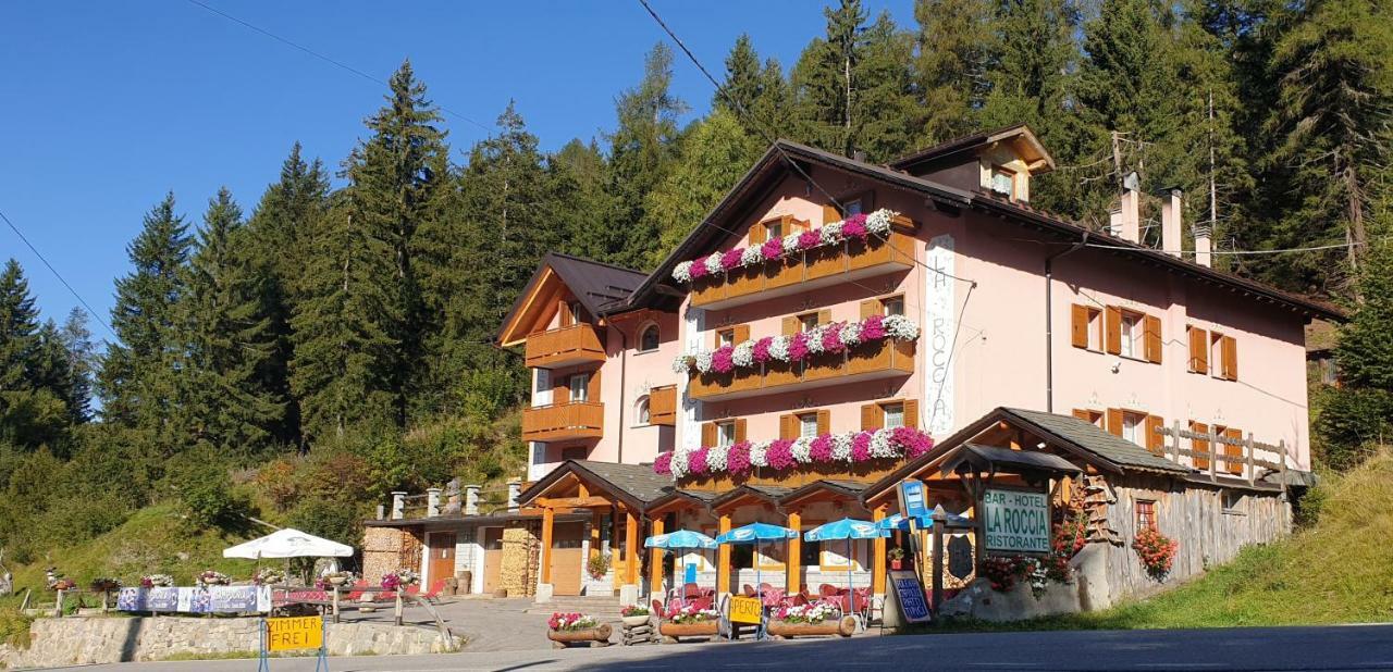 Hotel La Roccia Passo del Tonale Exterior photo